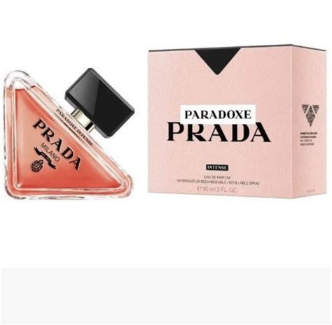 prada paradoxe cena.